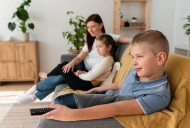 Nordic IPTV for Families: Kids Mode, Multiple Screens & Easy Remote