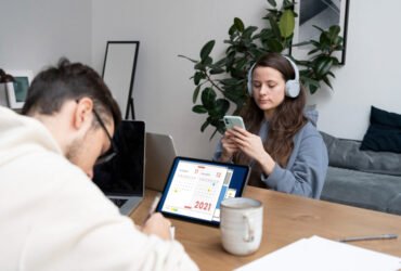 Social Listening vs Monitoring: Practical Differences Explained