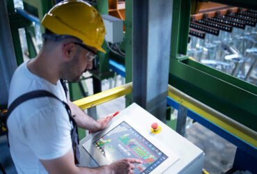 Working Principle & Key Applications of a UTM Machine