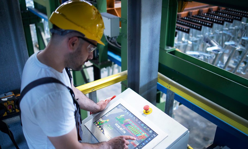 Working Principle & Key Applications of a UTM Machine