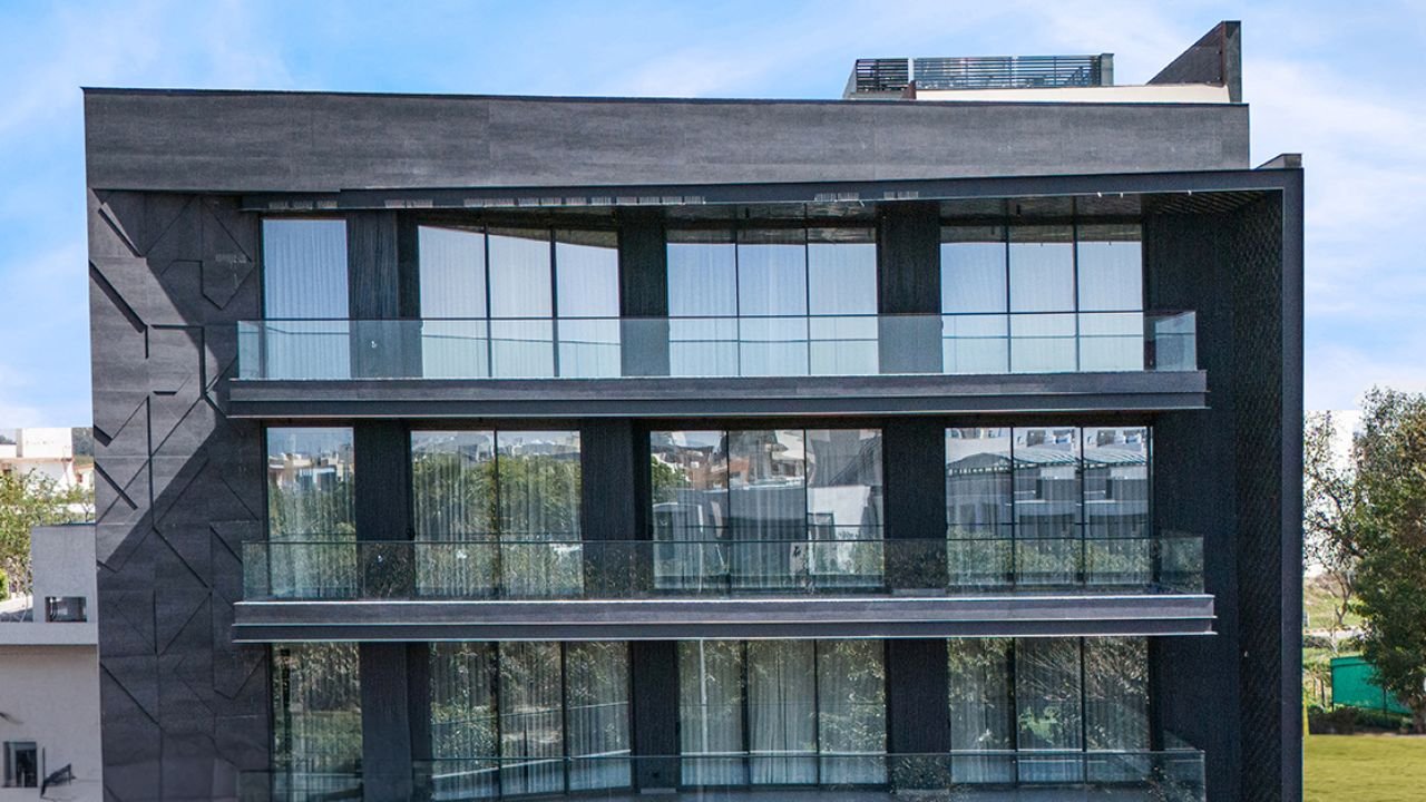 Understanding Exterior Cladding Performance in Variable Climate Conditions