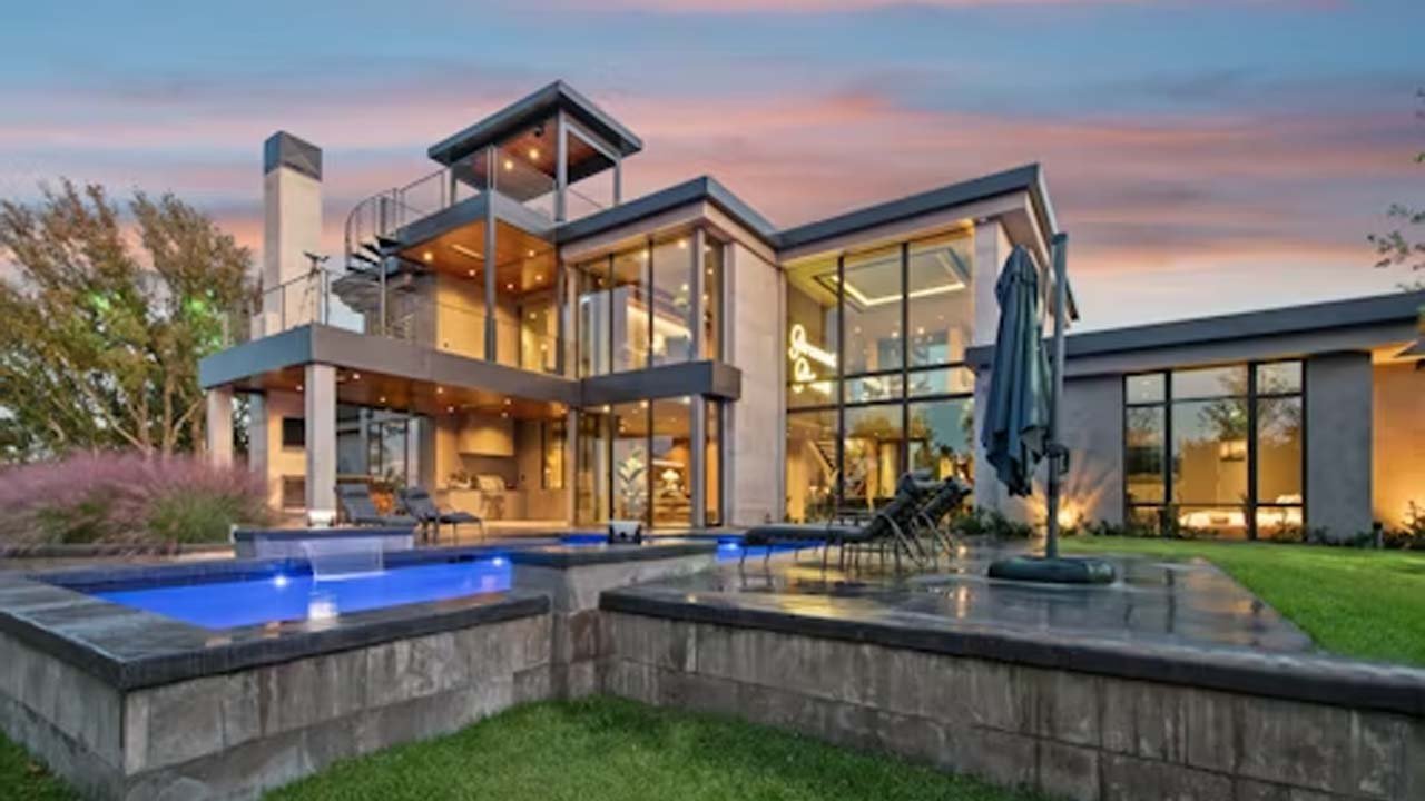 Luxury Homes for Sale with Modern Features
