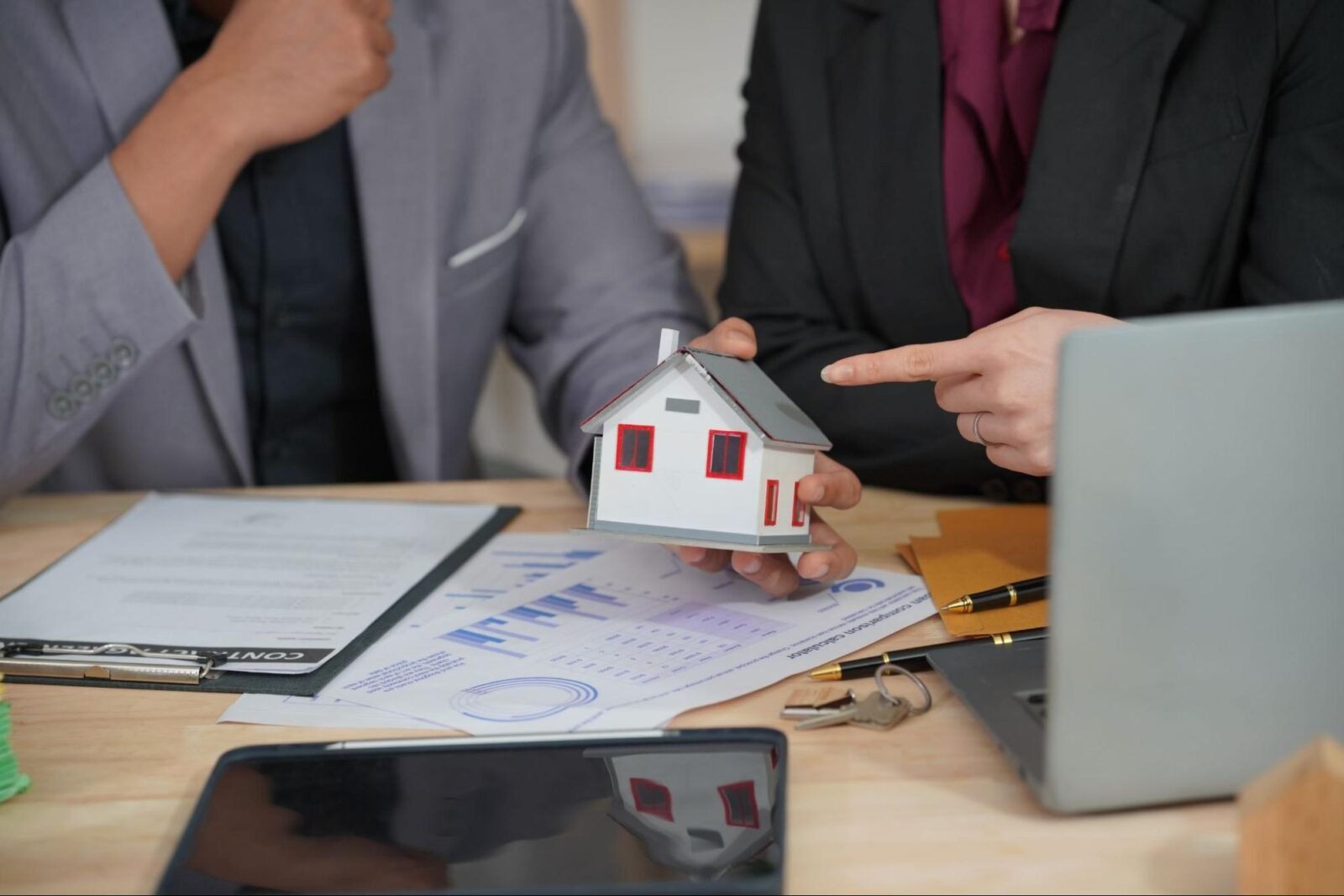 Why Professional Guidance Matters in a Competitive Housing Market