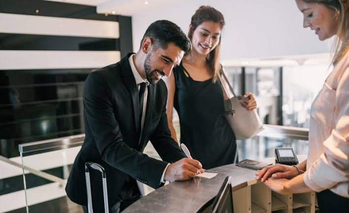 The 7 Best Ways to Keep Customers in Your Hospitality Venue Longer