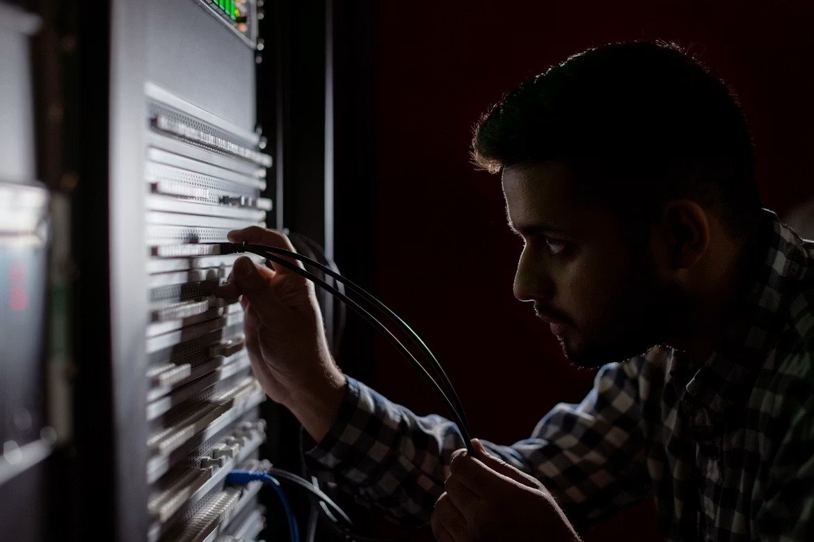 5 Signs Your Enterprise Network Infrastructure Needs a Specialist