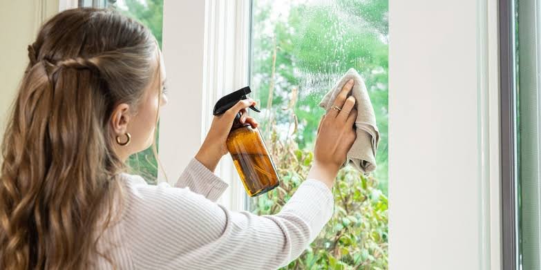 How Proper Window Cleaning Methods Help Maintain Clear Views, Enhance Indoor Beauty, and Extend the Life of Glass Surfaces