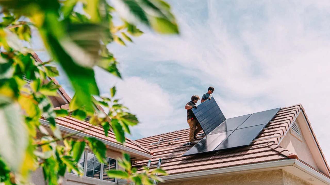 How Expert Solar System Design and Installation Improve Long-Term Energy Savings