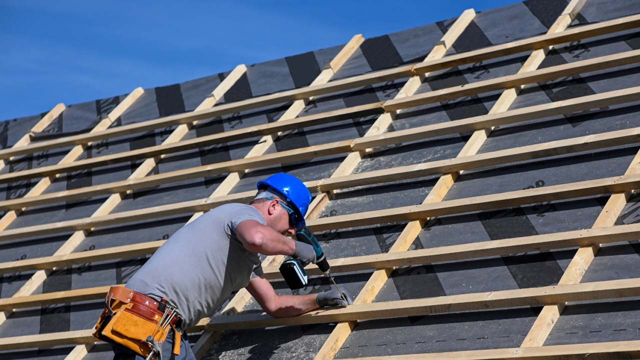 A Detailed Guide to Roof Replacement Process, Materials, and Maintenance for Residential and Commercial Properties