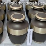 Why Businesses Choose Experienced Cremation Urn Manufacturers for Wholesale Supply